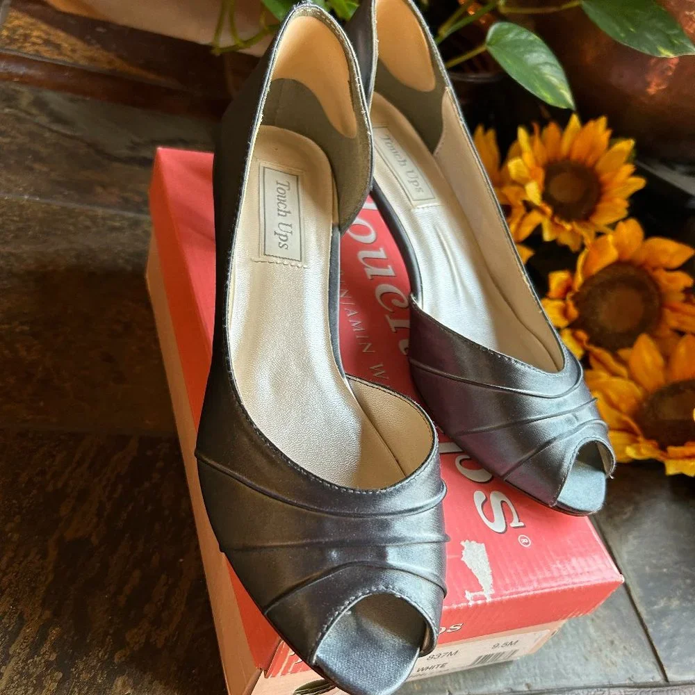 “Abby” Satin d’Orsay Bridal Pump w/kitten heel (size 9.5)
